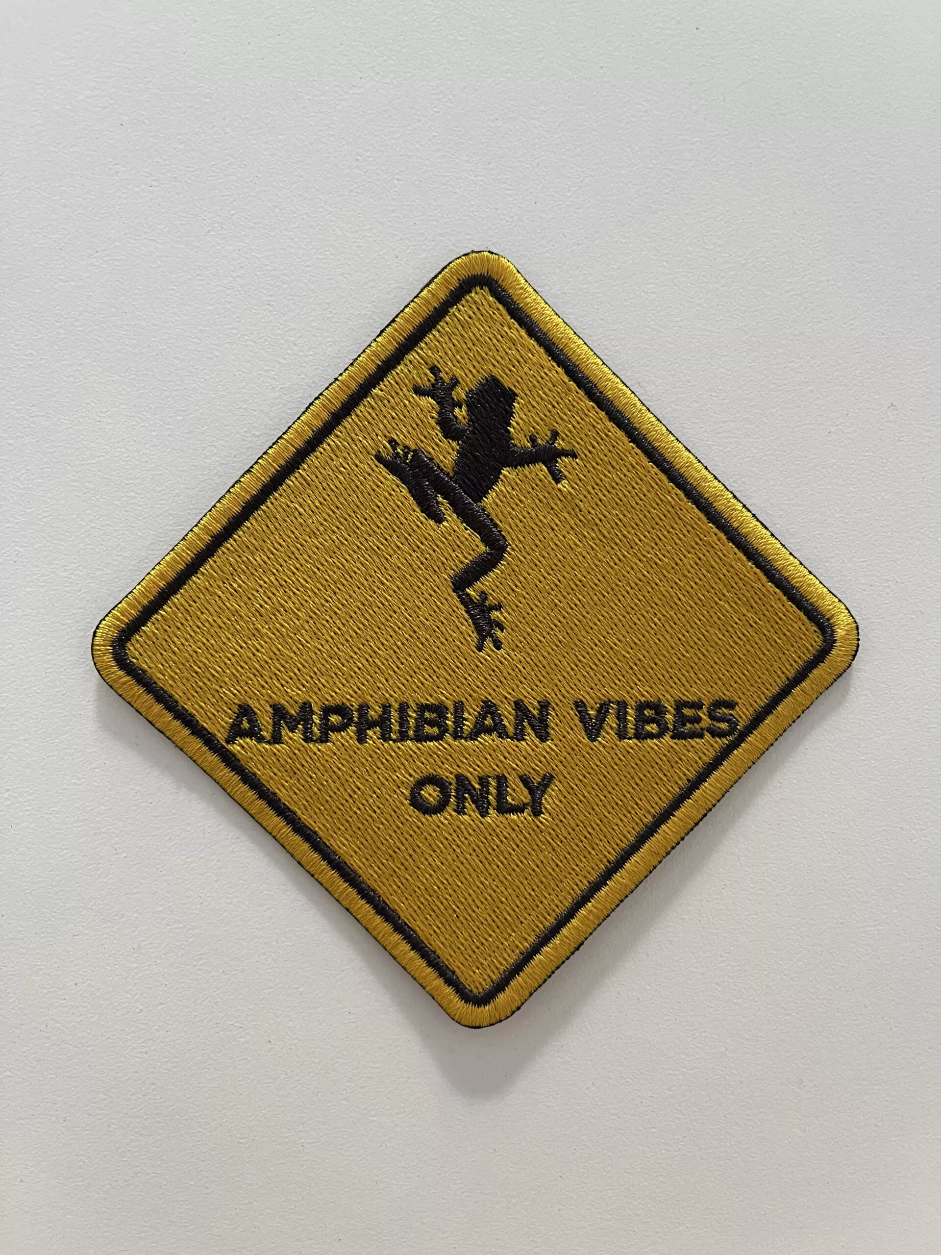 Parche Amphibian Vibes Only